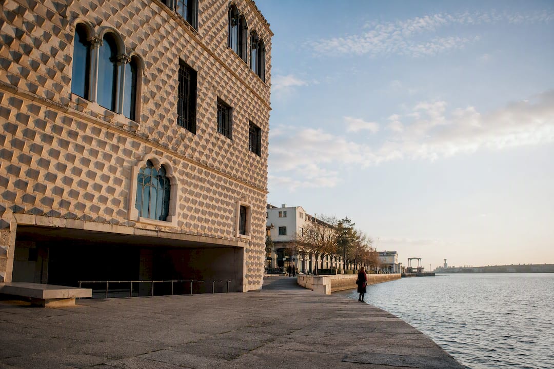 Casa dos Bicos beside Lisbon’s riverfront