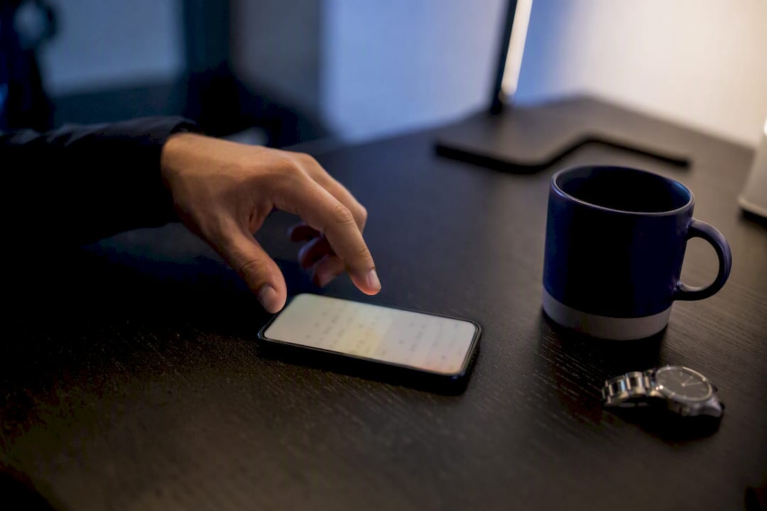 Hand scheduling call on smartphone
