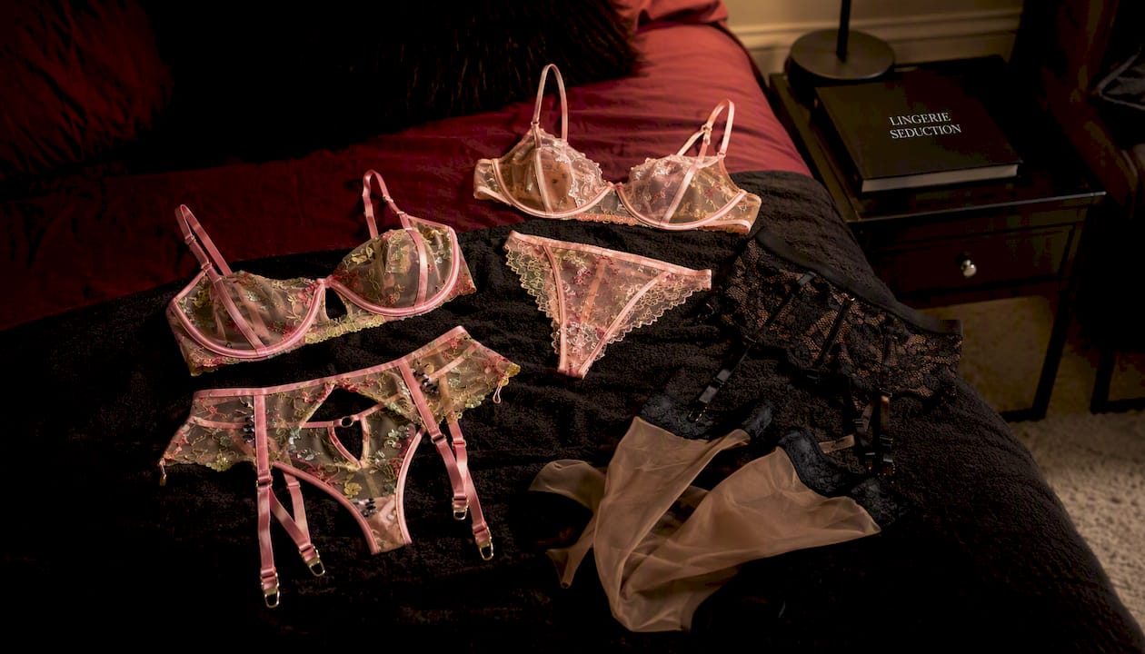 Erotic Open Cup Bra & Garter Panty Set