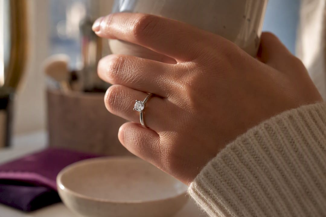 Partial ring setting beside ceramic cup