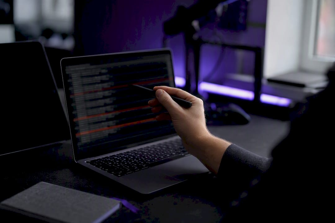 Hand pointing at structured data errors screen