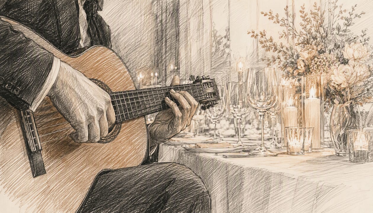 Ein Musiker sorgt beim Abendessen der Hochzeitsgesellschaft mit akustischer Gitarrenmusik für die passende Stimmung.