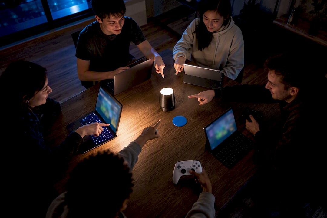 Friends choosing a crossplay game together