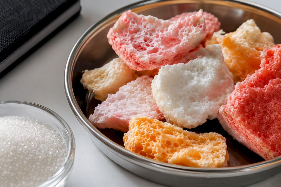 Porous freeze-dried confection texture