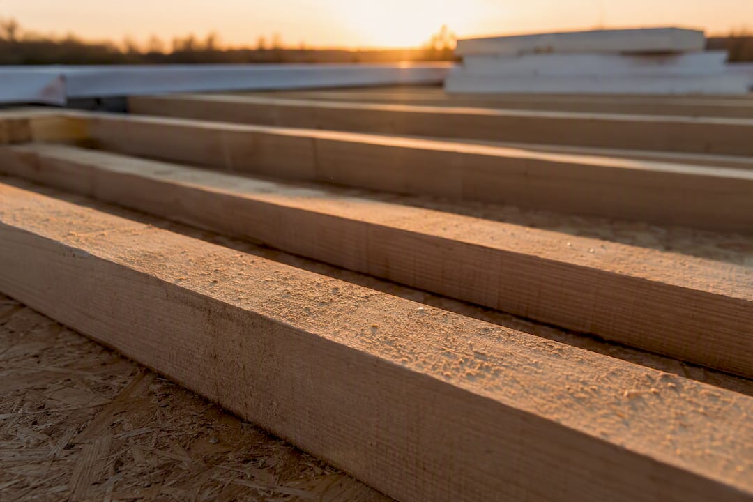 Houten dakopbouw met afschotlatten