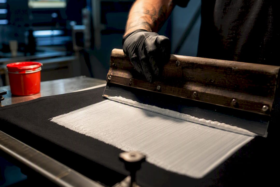 Stop Ruined Runs: 5 Checks for Dark Shirt Printing in Toronto