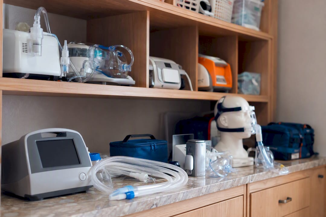 Pediatric respiratory care equipment arranged at home