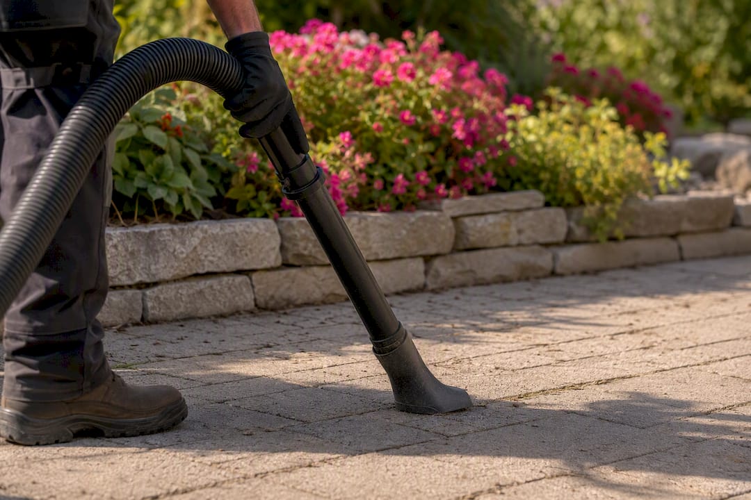 Specialized vacuum cleaning permeable patio joints