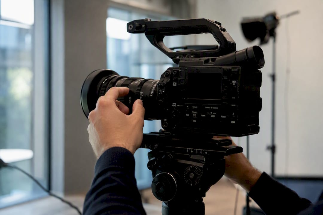 Tamaños de vídeo para Instagram: medidas y formatos recomendados | Videocontent Tu vídeo desde 350€ | 1787000763809 Camera setup for corporate 4K video shoot | video Tamaños de vídeo para Instagram: medidas y formatos recomendados | Videocontent Tu vídeo desde 350€ | 1787000763809 Camera setup for corporate 4K video shoot | video