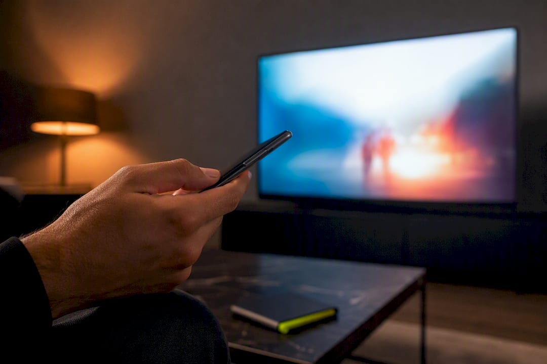 Passa un film dal telefono alla TV con un semplice movimento della mano