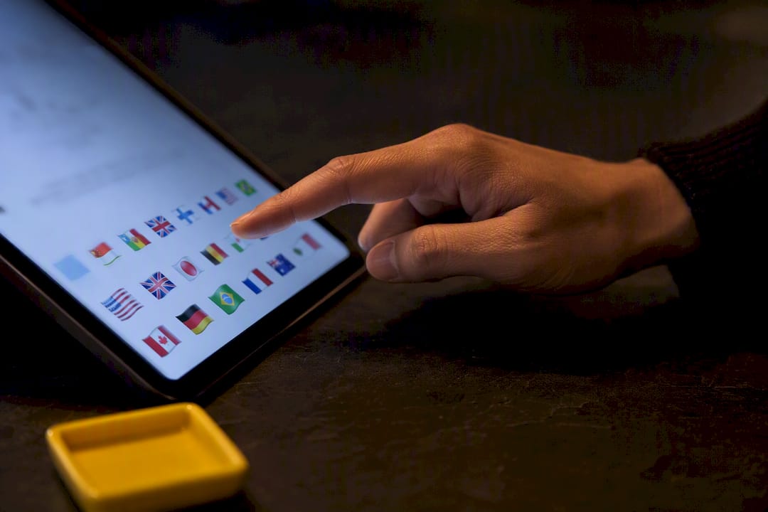 10 Copy Ready Flag Emojis: Quick Paste Glyphs and Device Tips