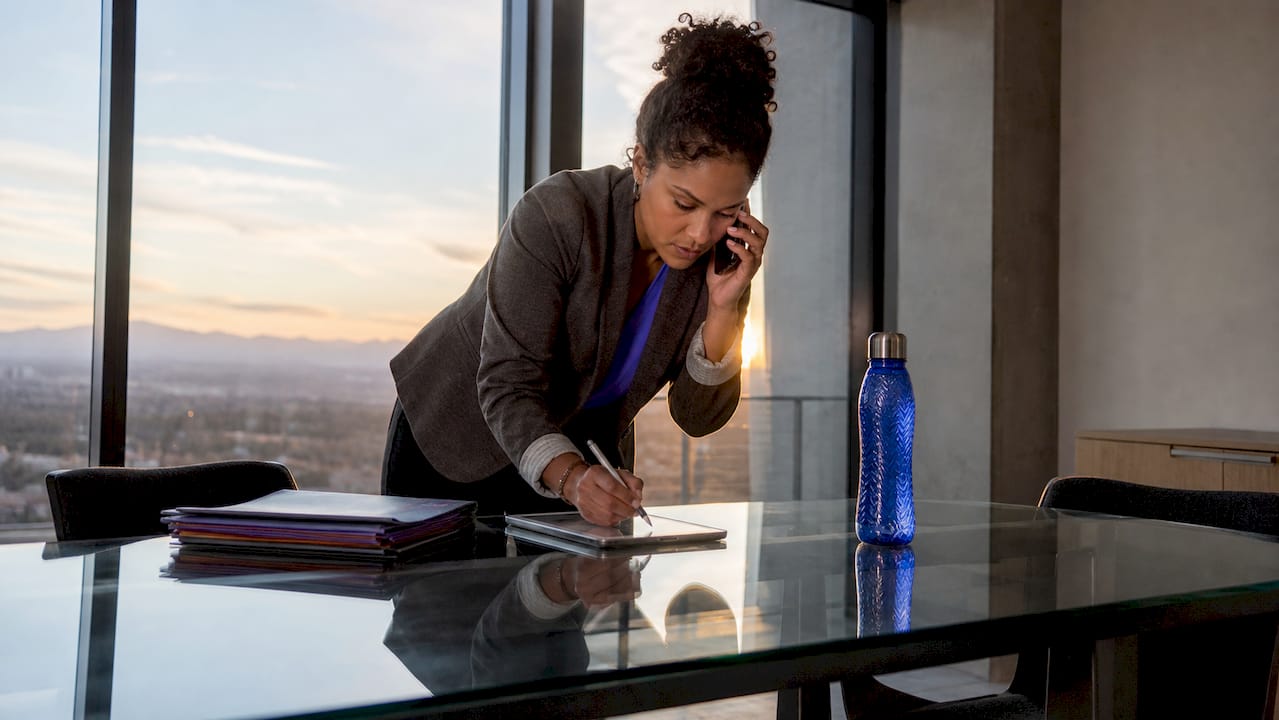 How to Follow Up Leads and Close More Deals
