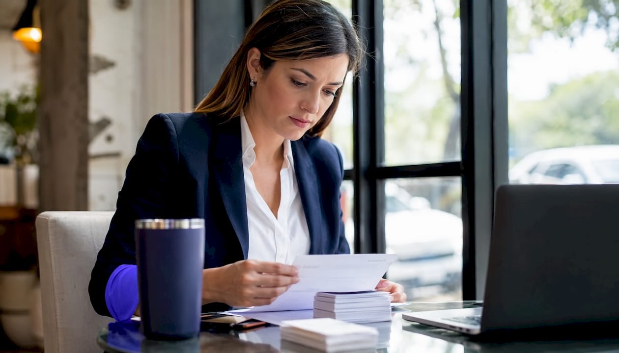 AI Sales Calls for Multi-Stakeholder B2B Deals: Playbook