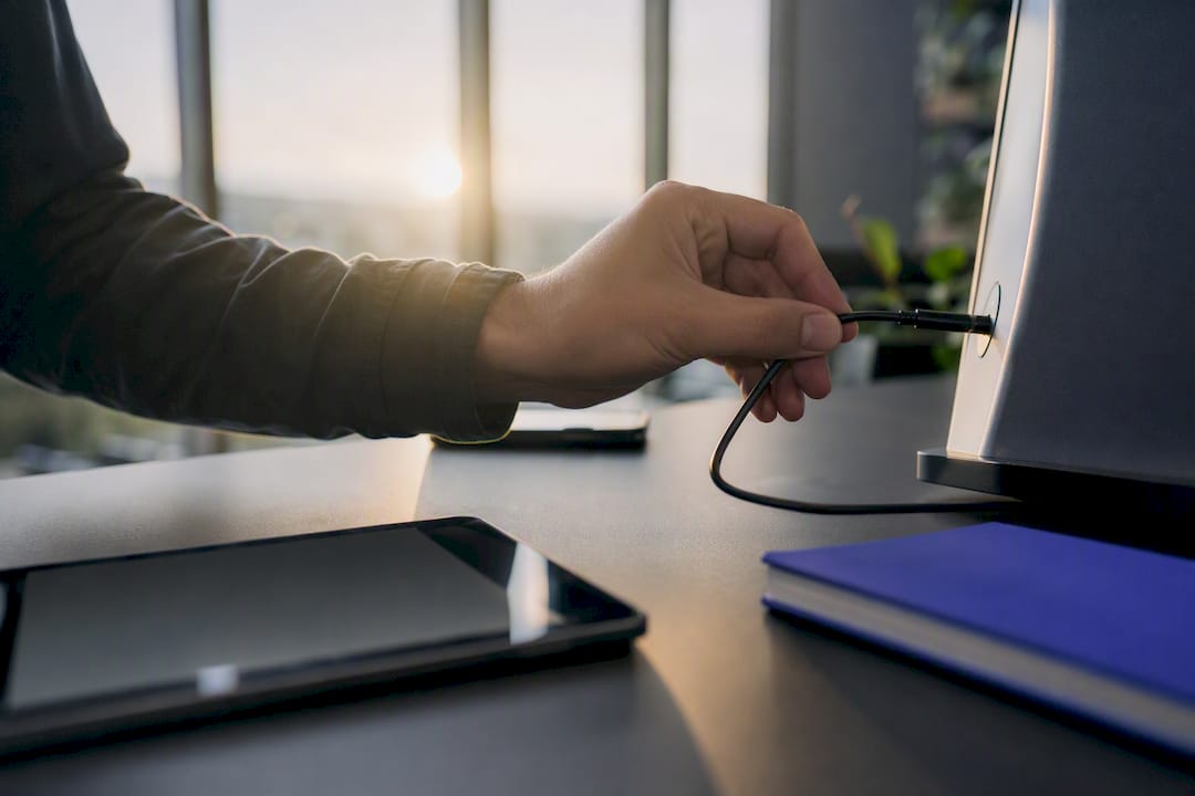 Buyer Engagement Alerts: A RevOps Playbook That Works