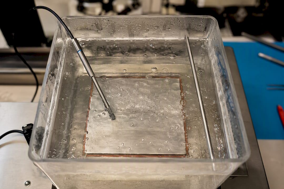 Boiling heat transfer lab setup with vapor bubbles