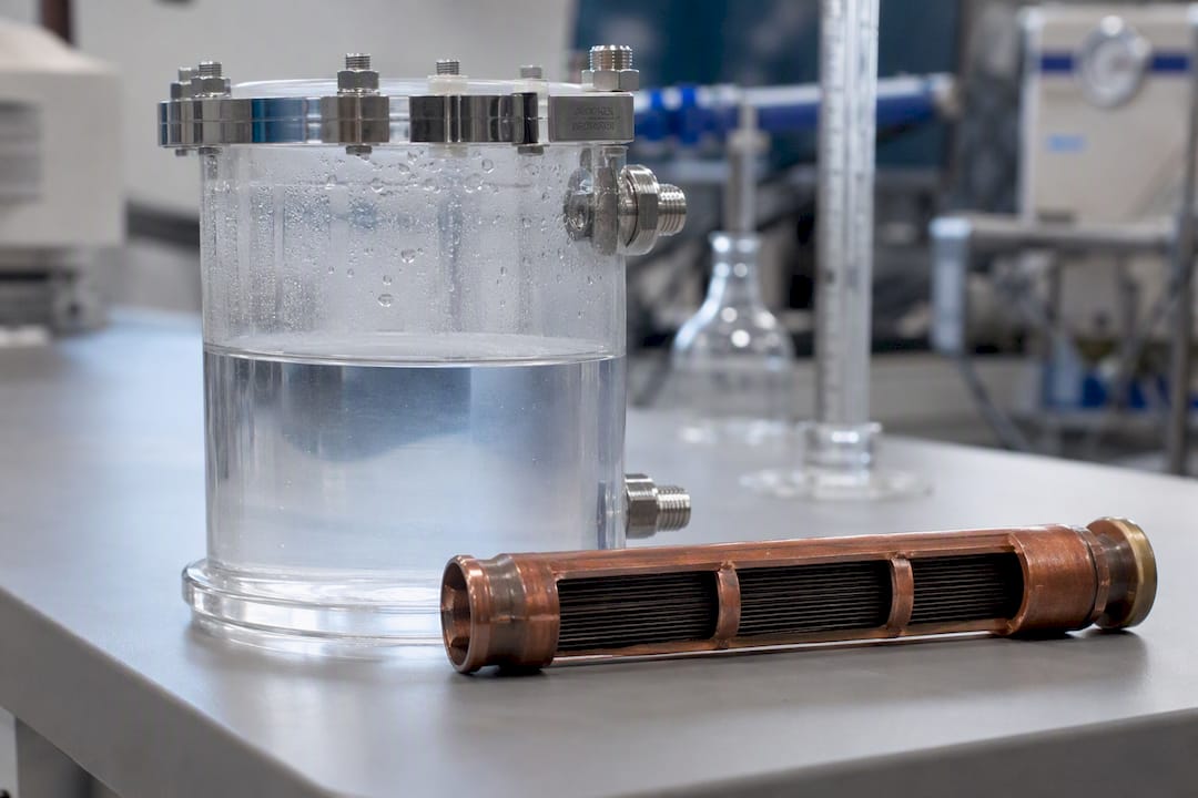 Water working fluid and heat pipe segment