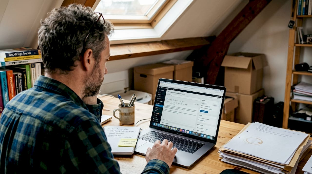 Webdesigner bouwt Duitse webshop op .de domein