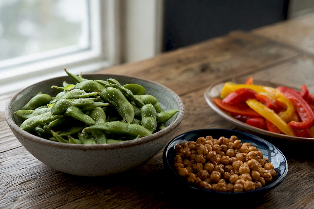 Bowl of edamame and roasted chickpeas snack