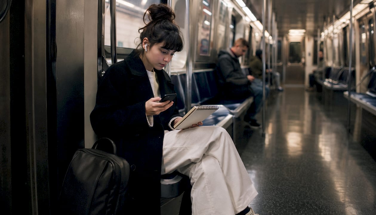 Free Alternatives to Speechify for Commuters and Learners