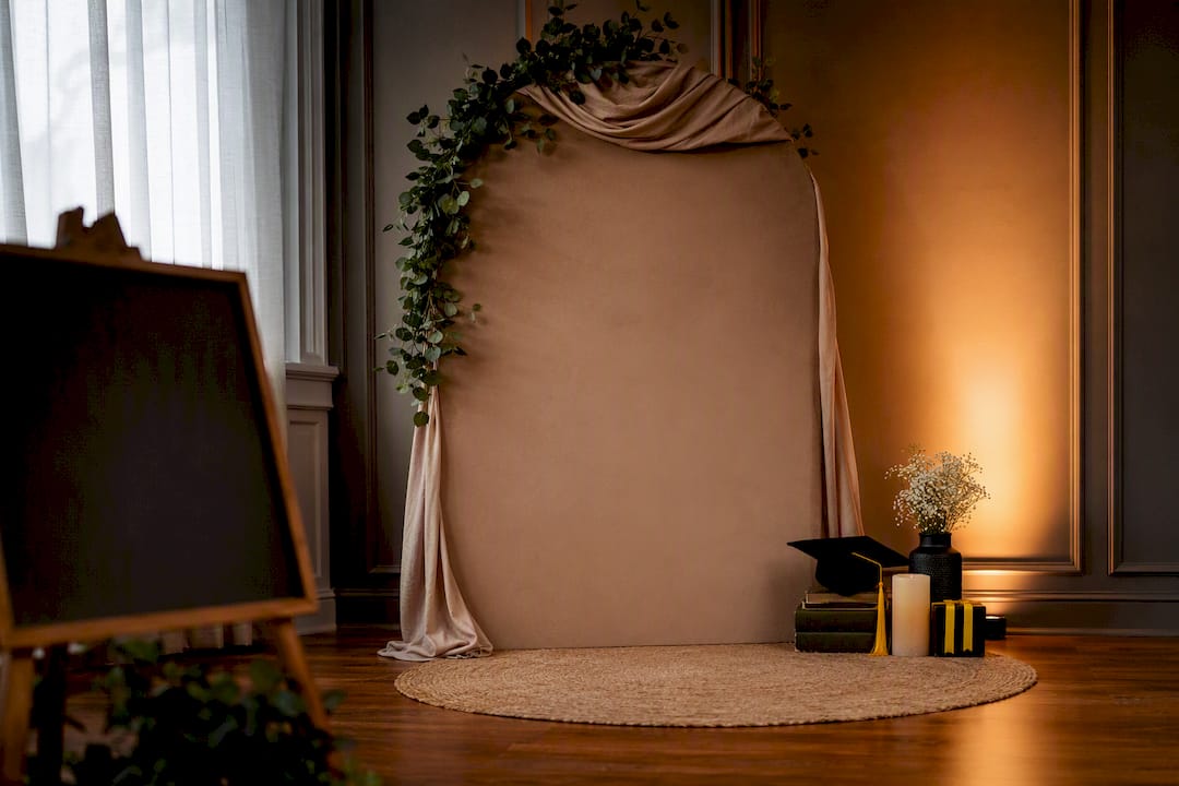 Well-lit graduation photo spot