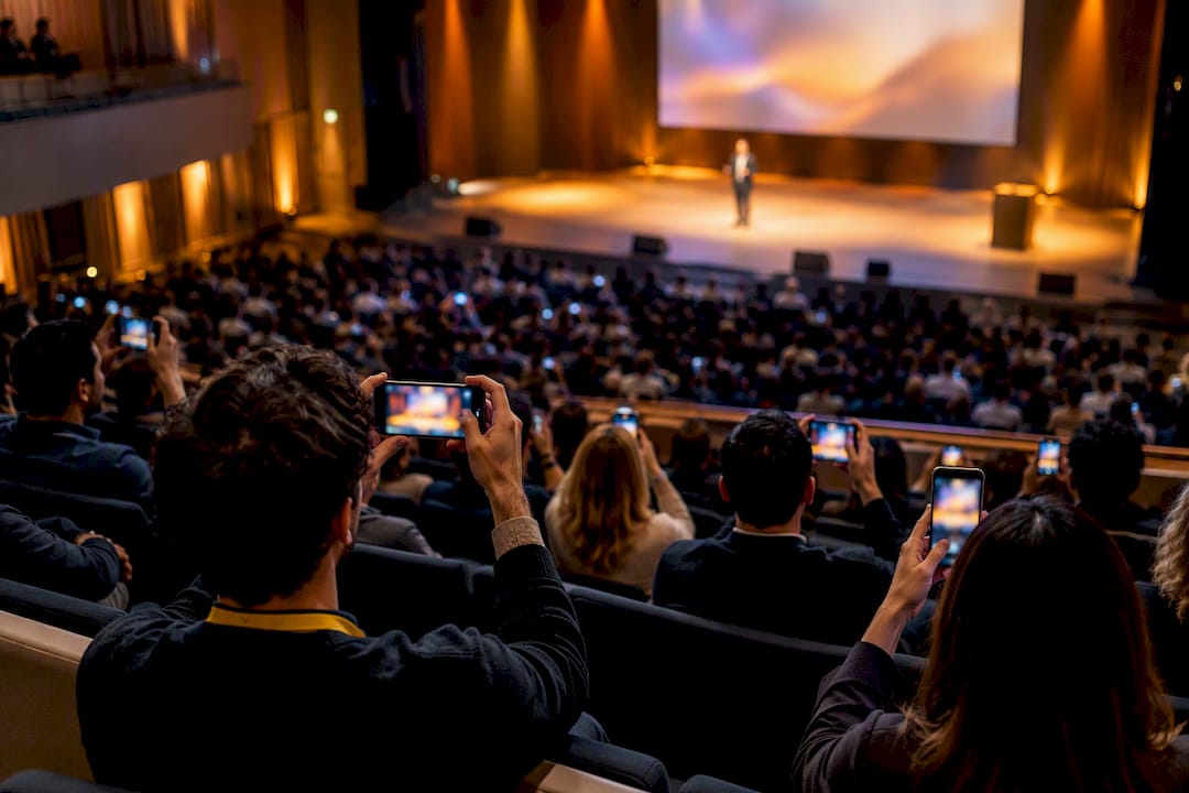 Organisers: 4,200+ Guest Photos, No App QR Conference Photo Sharing