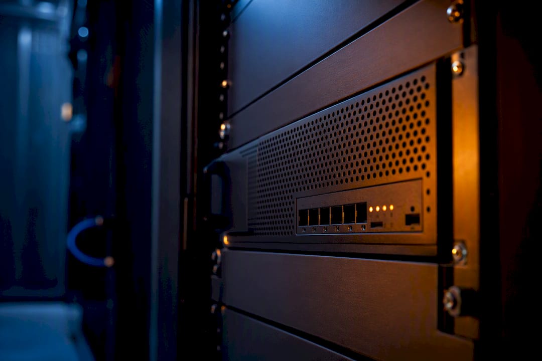 Firewall in een strak georganiseerd bedrijfsnetwerkrack