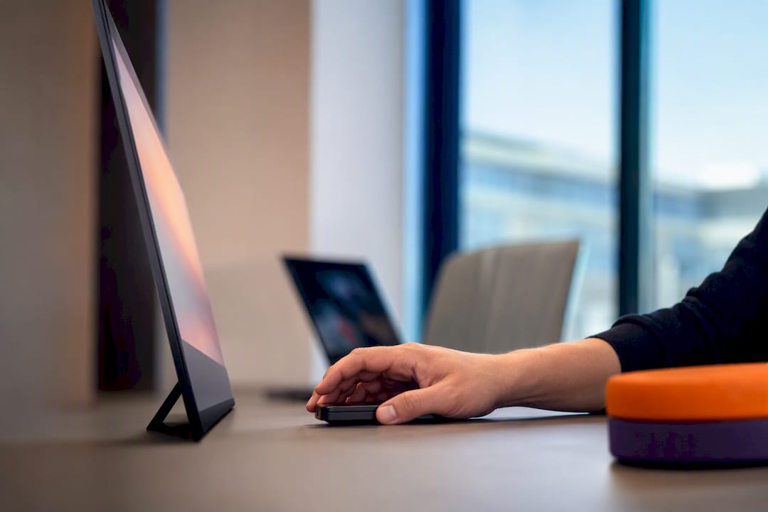 Medewerker start cloud-pc op in hybride werkomgeving