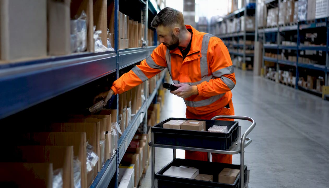 Préparation d’une commande individuelle par un magasinier