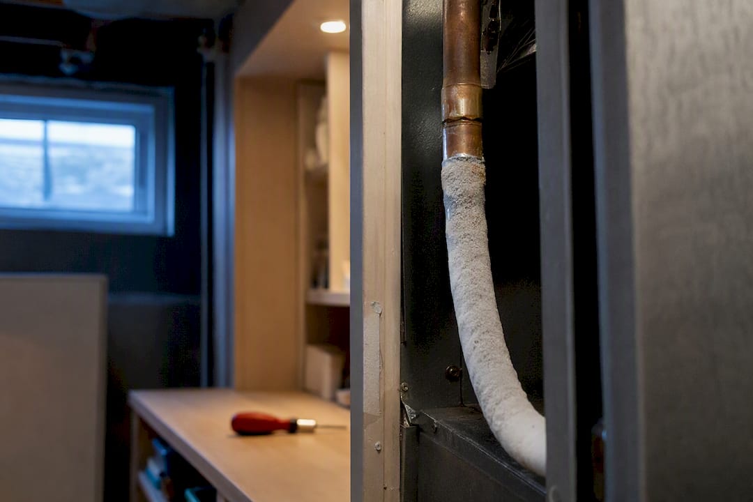 6 AC Checks for Freon Leak Symptoms: No Upsell Tips for St. Louis — St. Louis County Heating and Cooling