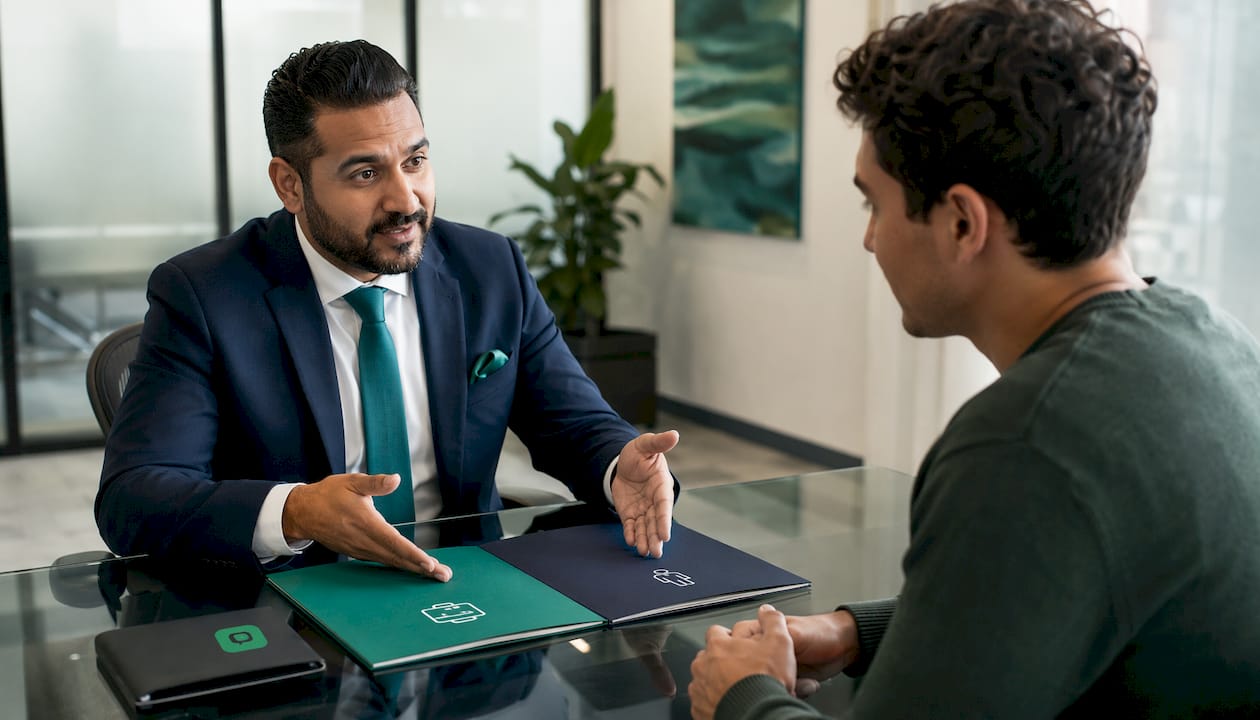 Bank officer and entrepreneur discuss account types