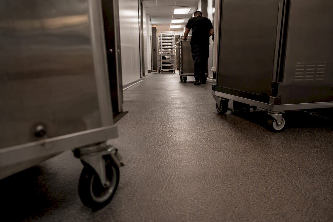 Clear delivery path for heavy kitchen oven