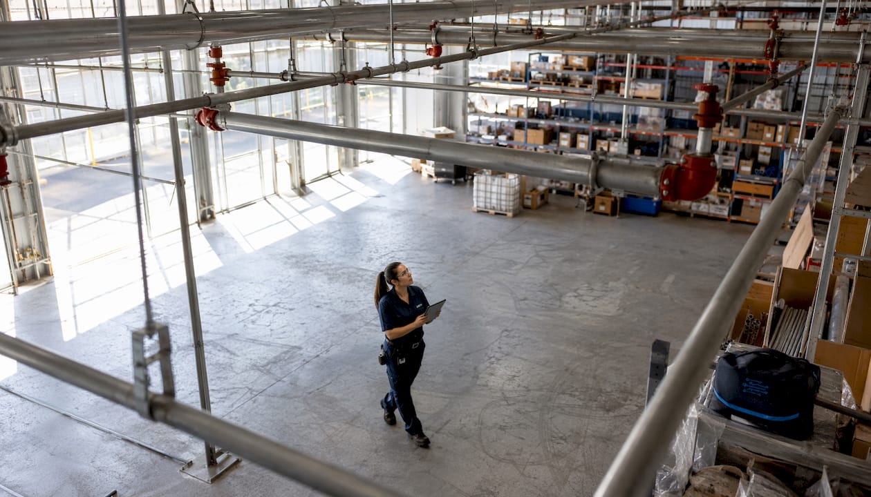 Warehouse view with dry sprinkler installation