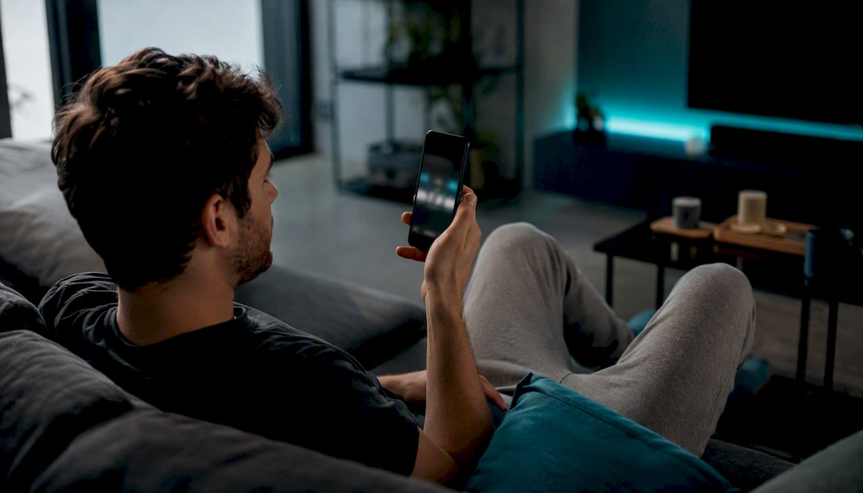 Checking subtitles timing on silent smartphone