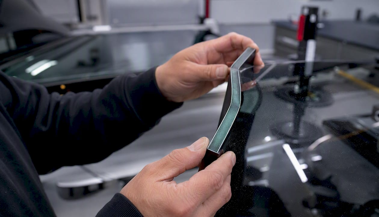 Close-up of wedge-shaped HUD windshield interlayer