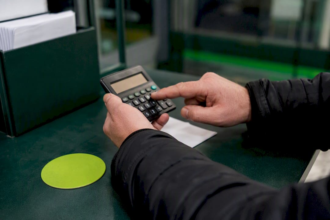 Cap Every Lay Loss: Fixed Liability Staking With UK Exchange Rules
