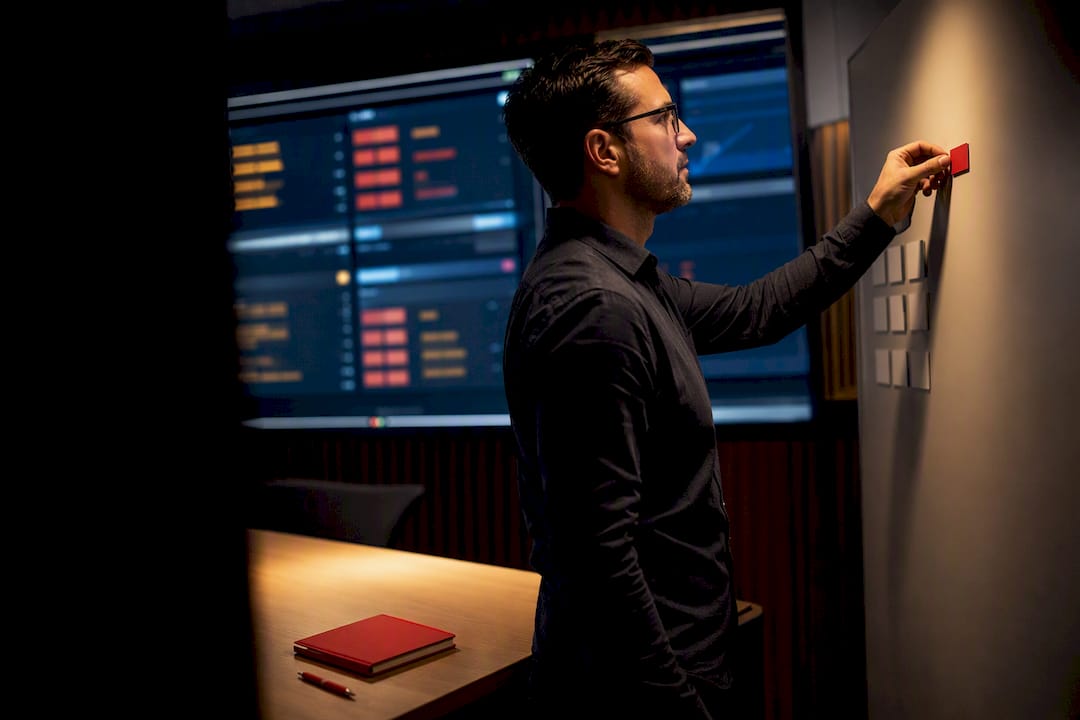 Analyst monitoring early technology crisis signals