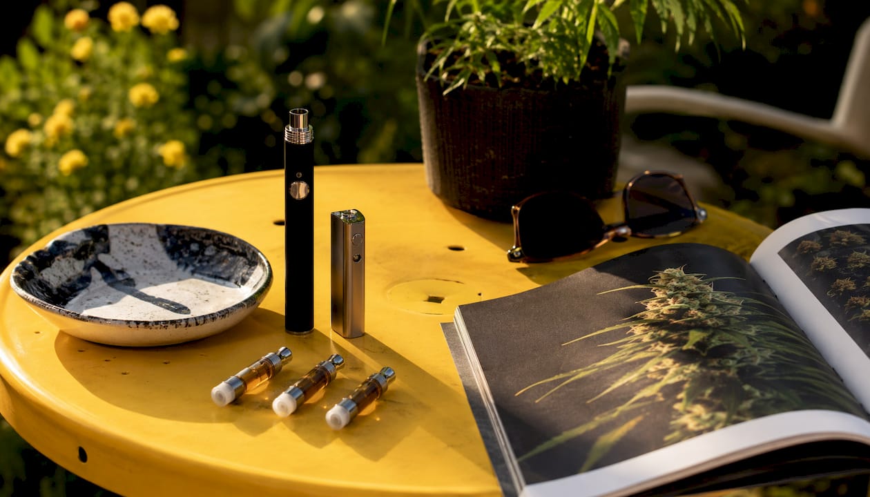 Overhead view of vaping devices with live resin carts