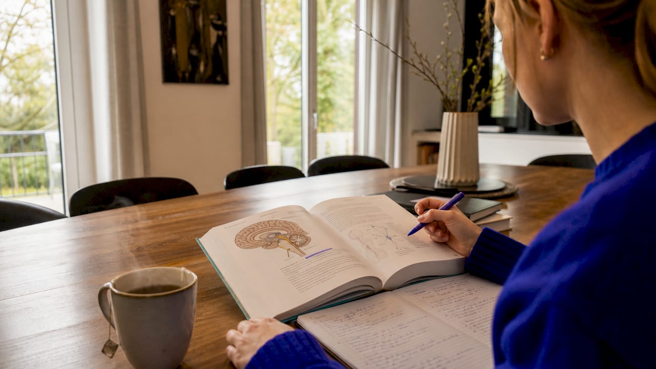 Einblicke ins Neurobiologie-Studium: Wie gehen Studierende mit Stress um?
