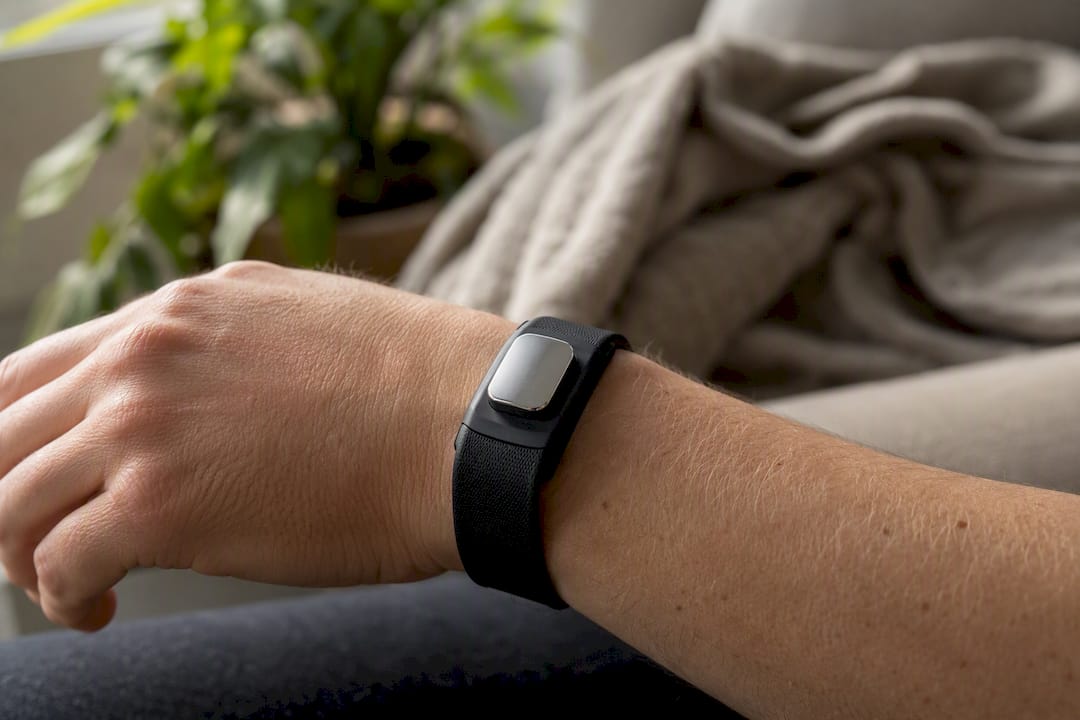 Handgelenk mit HRV-Sensorband