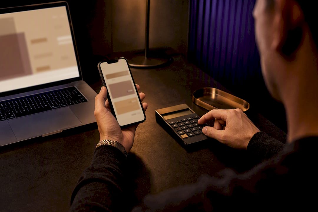 Reseller reviewing payout fee calculation