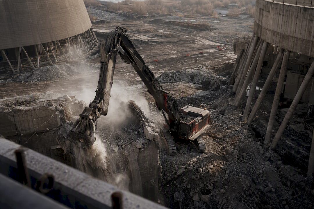 3–7 Years to Clear a Coal Plant for Owners: Costs, Permits, Filming