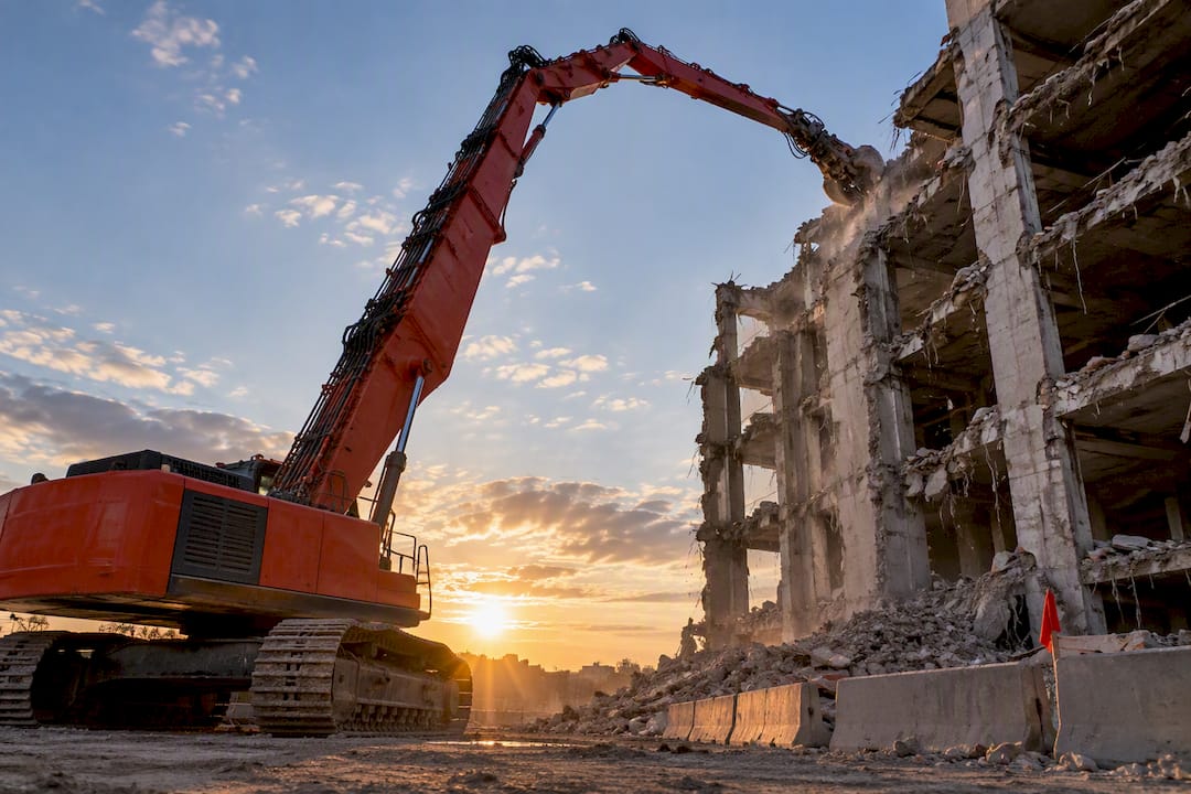 Contractors: Heavy Equipment for Demolition When Jobs Exceed 5 Stories