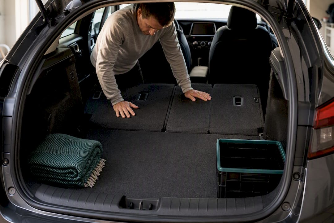 Folded hatchback seats and level cargo floor