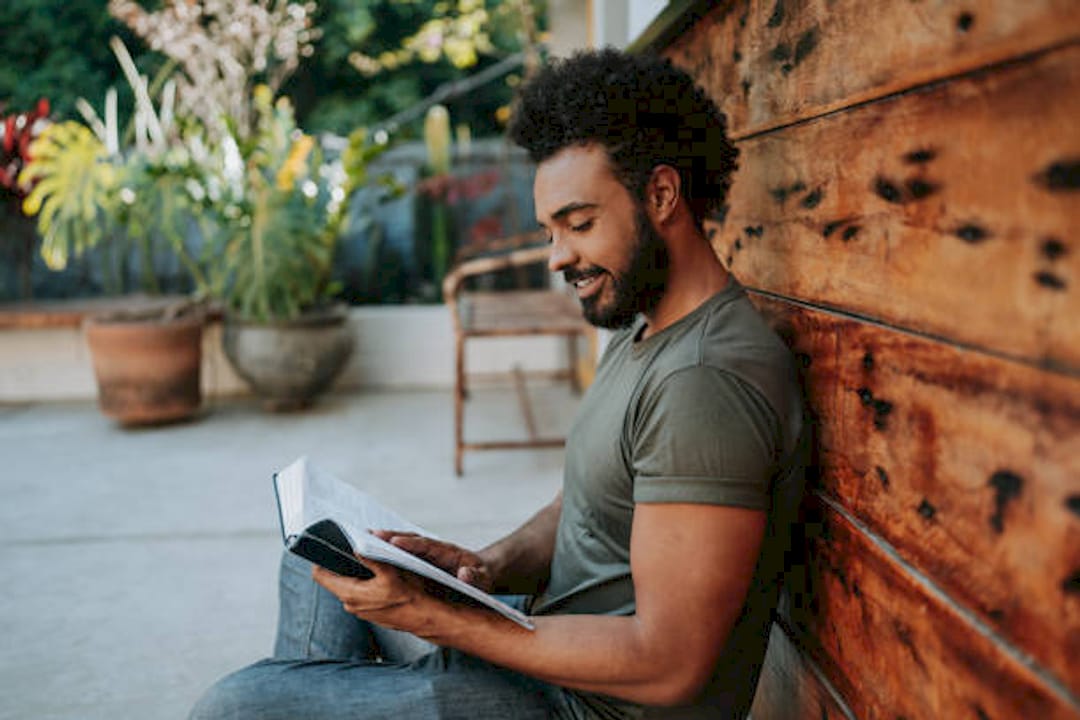 2,200+ Outdoor Bible Study Stock Photos, Pictures & Royalty-Free ...