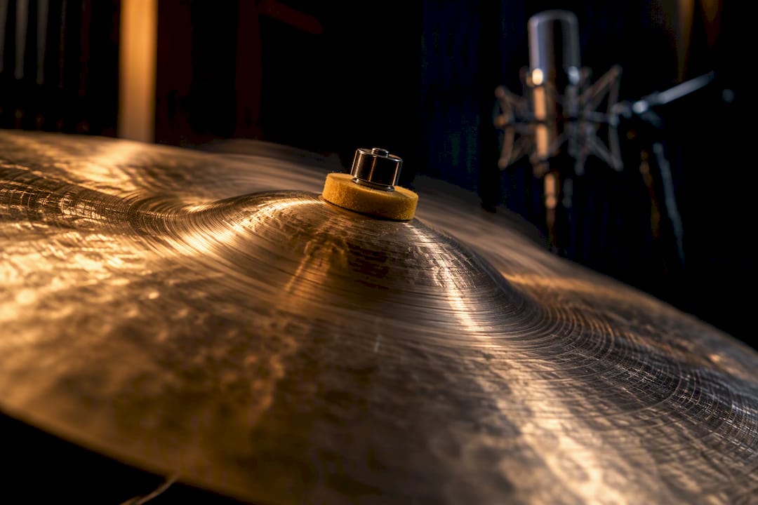 Lab Proven: Cymbal Bell Size Effects on 1–3 kHz Overtones for Drummers
