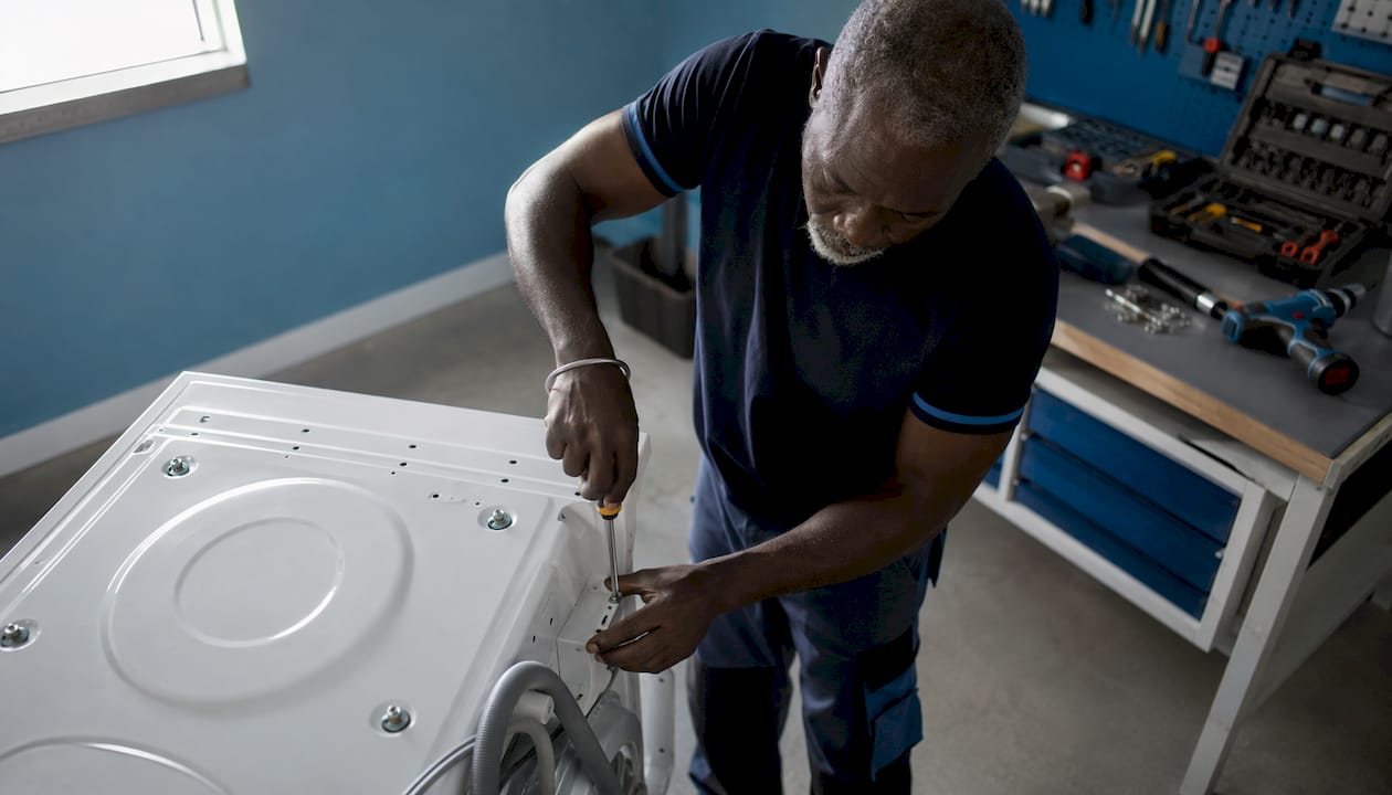 Mise en place de la vis de convoyage sur la machine