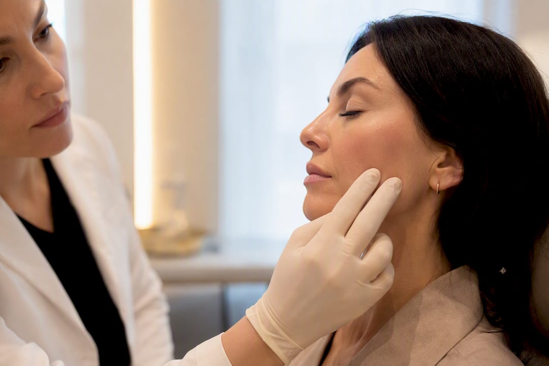 Stop Tissue Loss in 10 Minutes: Clinician SOP for Filler Complications