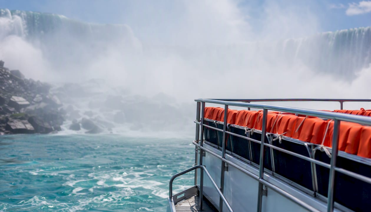 Hornblower boat near Niagara Falls mist