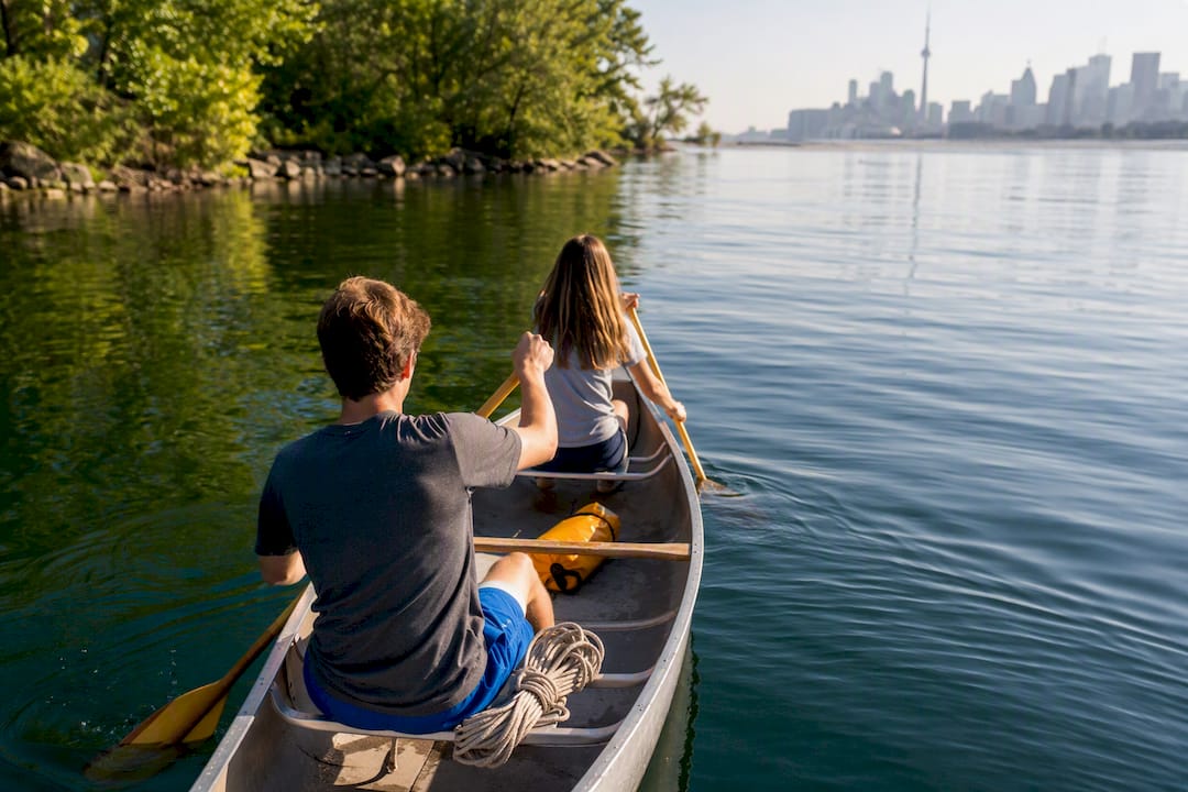 Teens canoeing on Toronto Islands