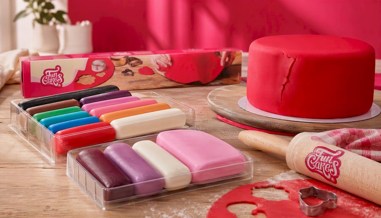 Funcakes Ausgerollte Rollfondant fire red, rot Durchmesser, 36cm